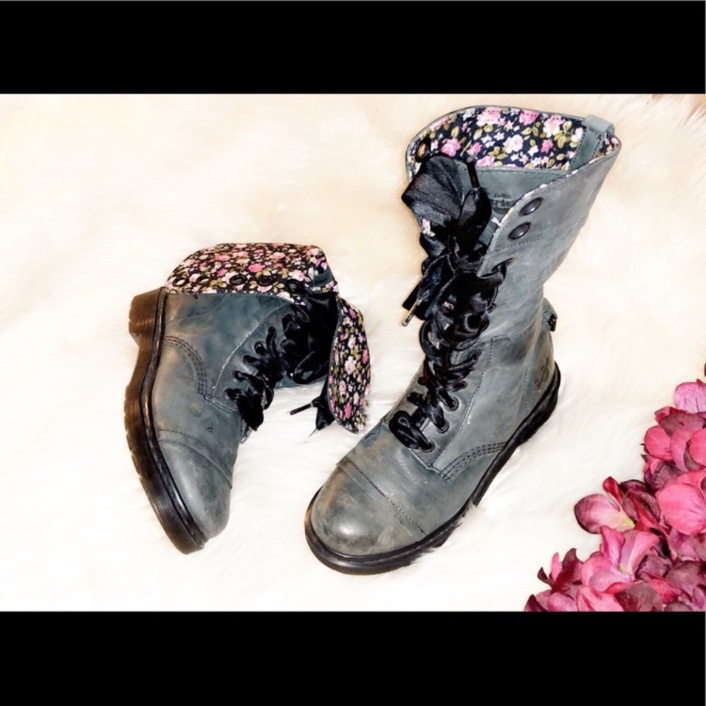 Rare! Dr. Martens Triumph fold over boots